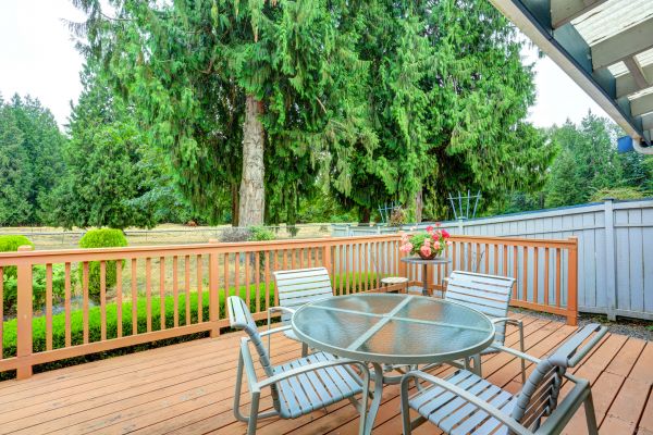 Backyard Deck Construction in Brentwood